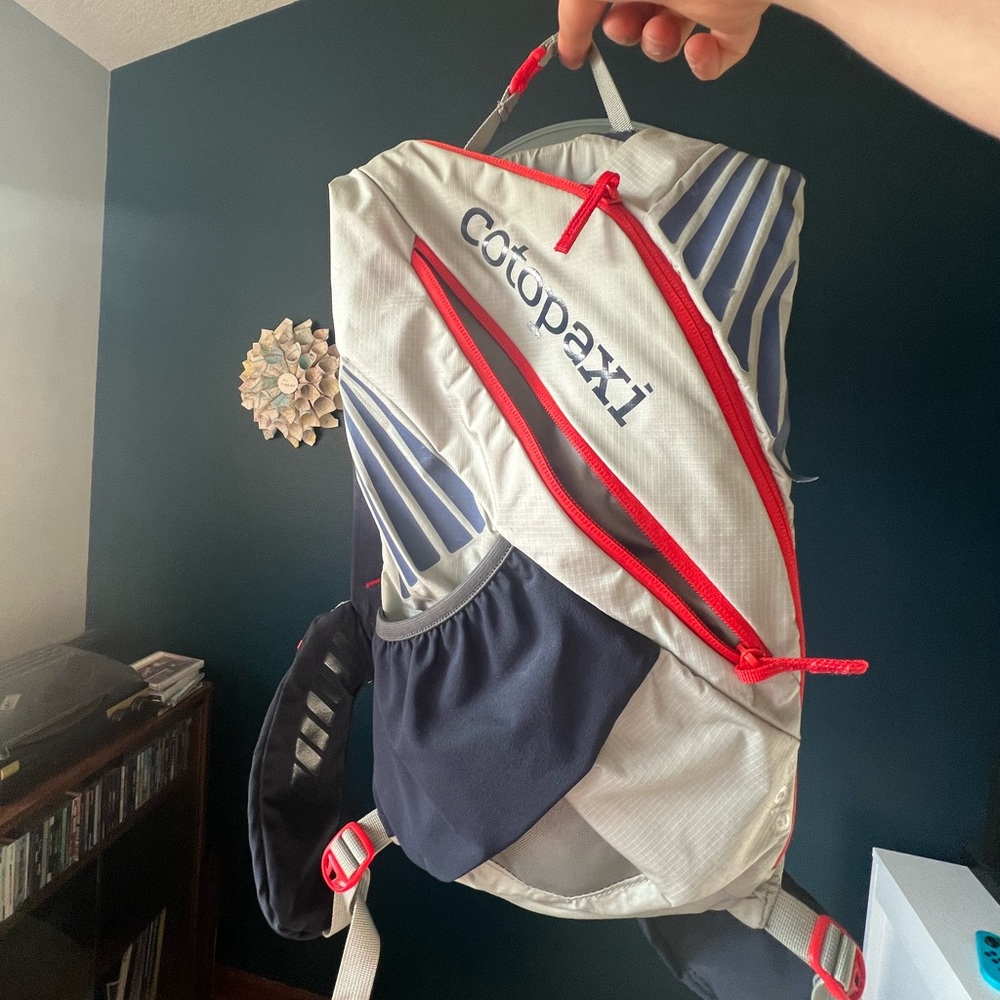 Cotopaxi running vest / hydration pack